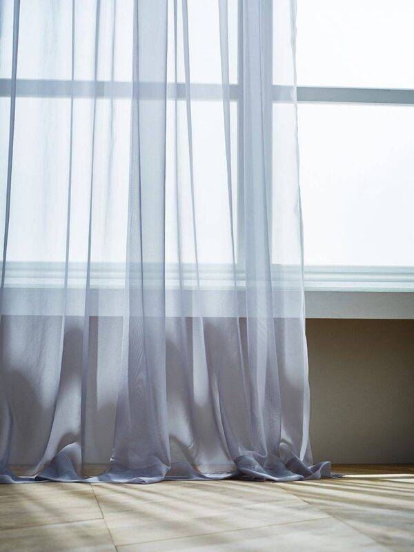 Feiner Tagesvorhang VELATO Pastellblau edler Fall