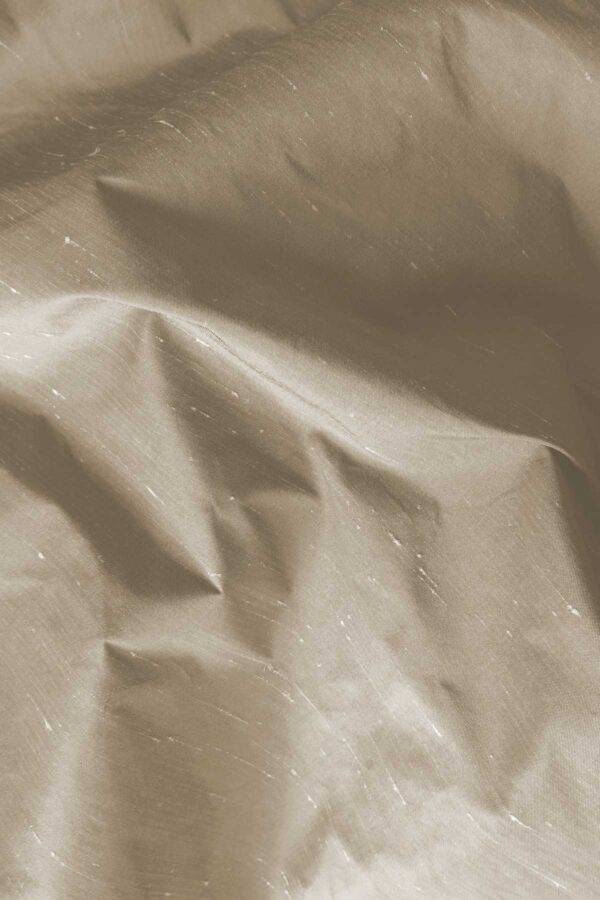 Stoffmuster Massvorhang Fischbacher AIM hellbraun Naturseide Stoffmuster Massvorhang Fischbacher AIM hellbraun Naturseide