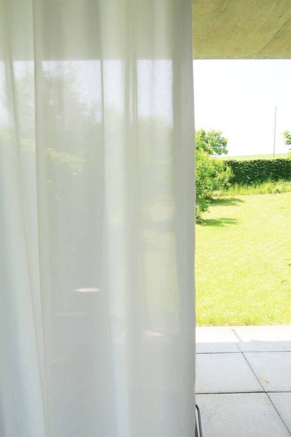 Vorhang gegen Hitze Sommer Wohnzimmer