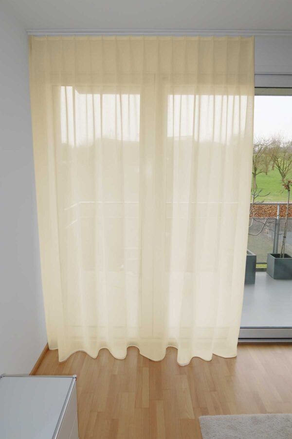 Tagesvorhang AMIRA Fischbacher 1819 geschlossener Vorhang Beige [617]