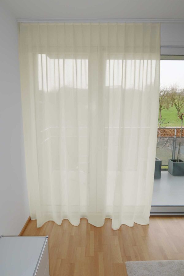 Tagesvorhang AMIRA Fischbacher 1819 geschlossener Vorhang Ecru [607]