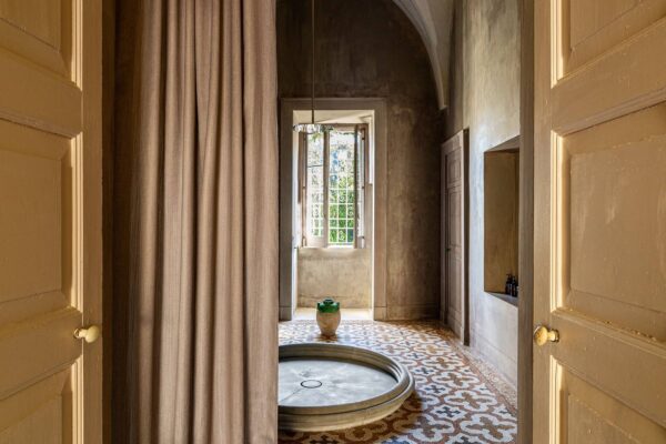 ANAHITA von CF Nachtvorhang