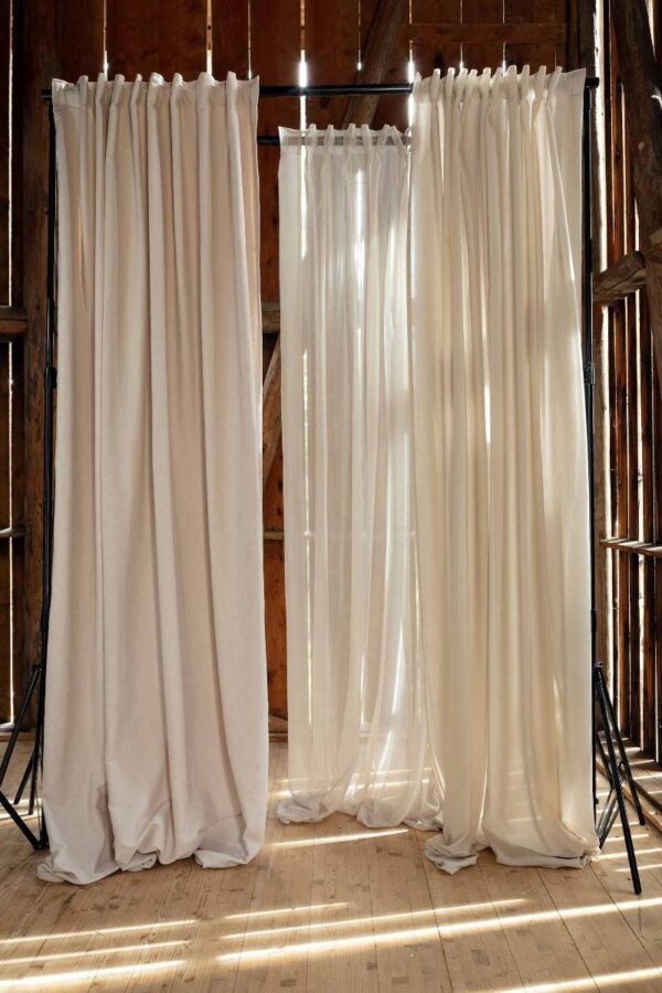 AROSA von Fischbacher 1819 offener Vorhang AROSA von Fischbacher 1819 offener Vorhang