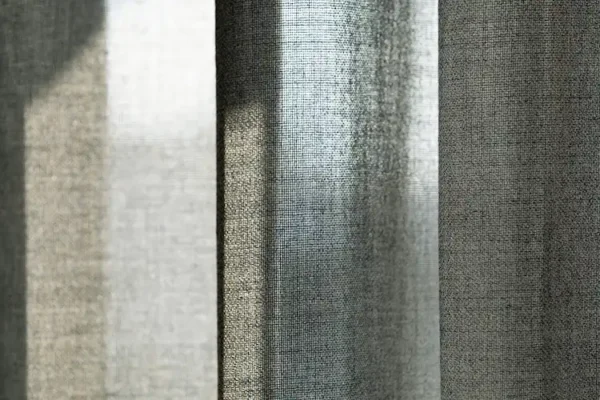 INFUSER von Kvadrat Tagesvorhang offen