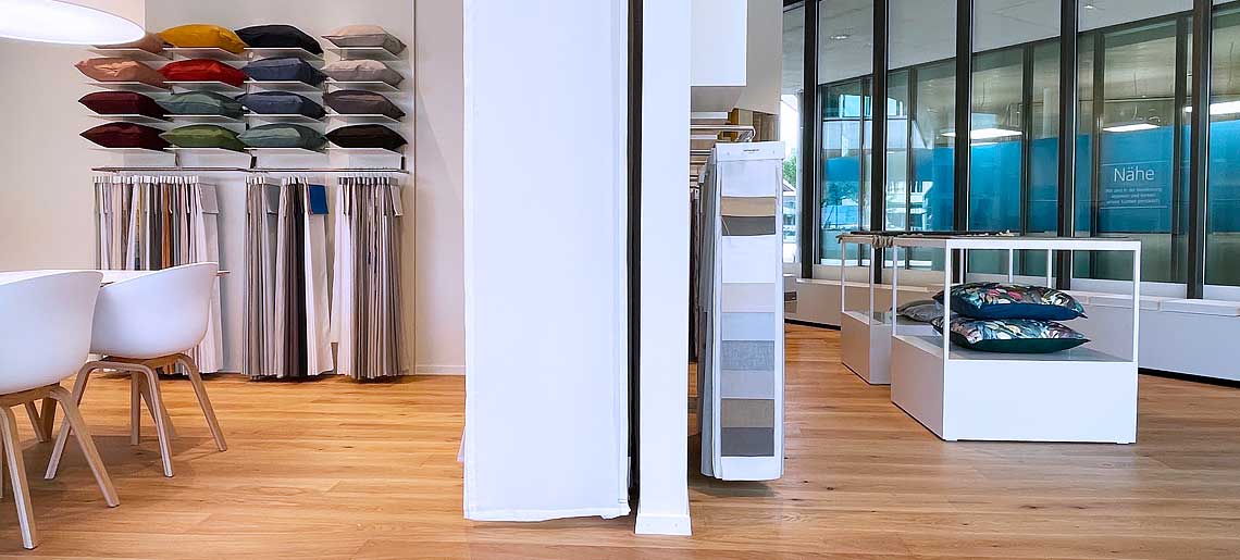 Vorhangmanufaktur Showroom Baar: Das ganze Vorhang-Sortiment offline erleben.