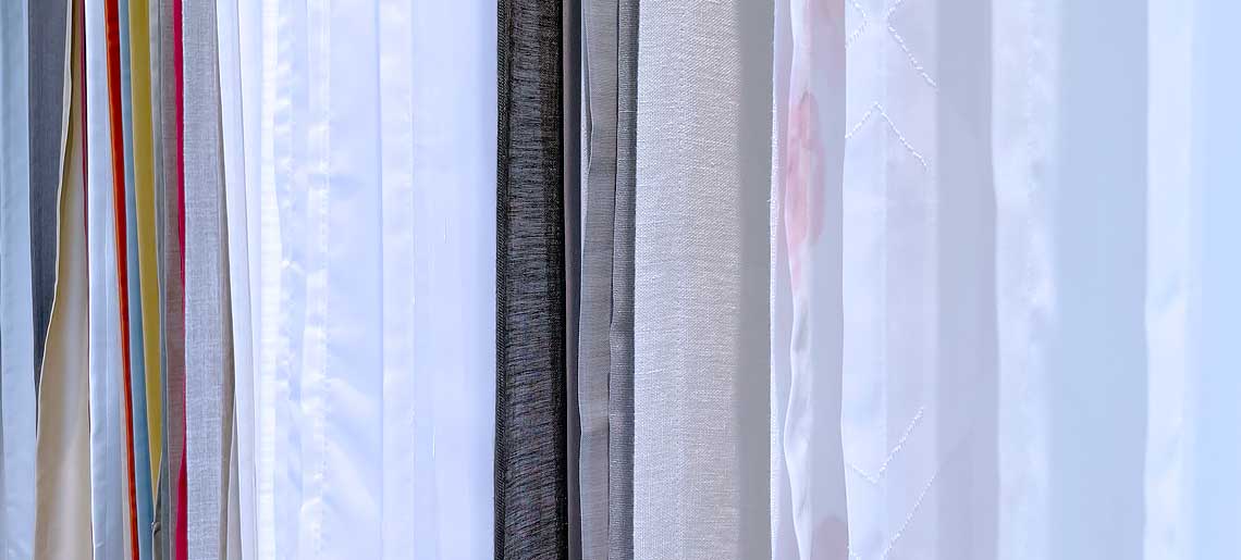 Vorhangmanufaktur Showroom Baar: Grosse Vorhang-Stoffmuster